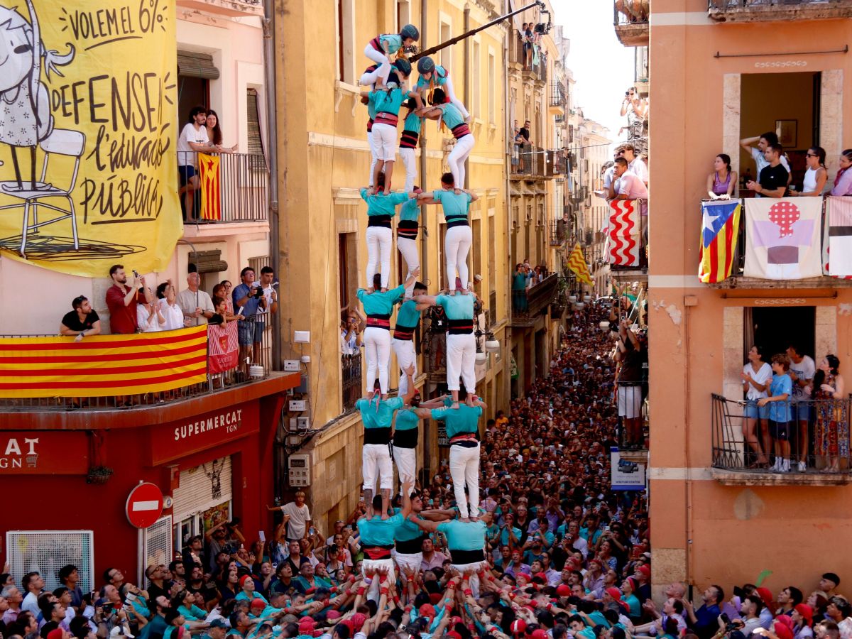 5 de 8 de la Colla Castellera de Sant Pere i Sant Pau a la diada de Sant Magí
