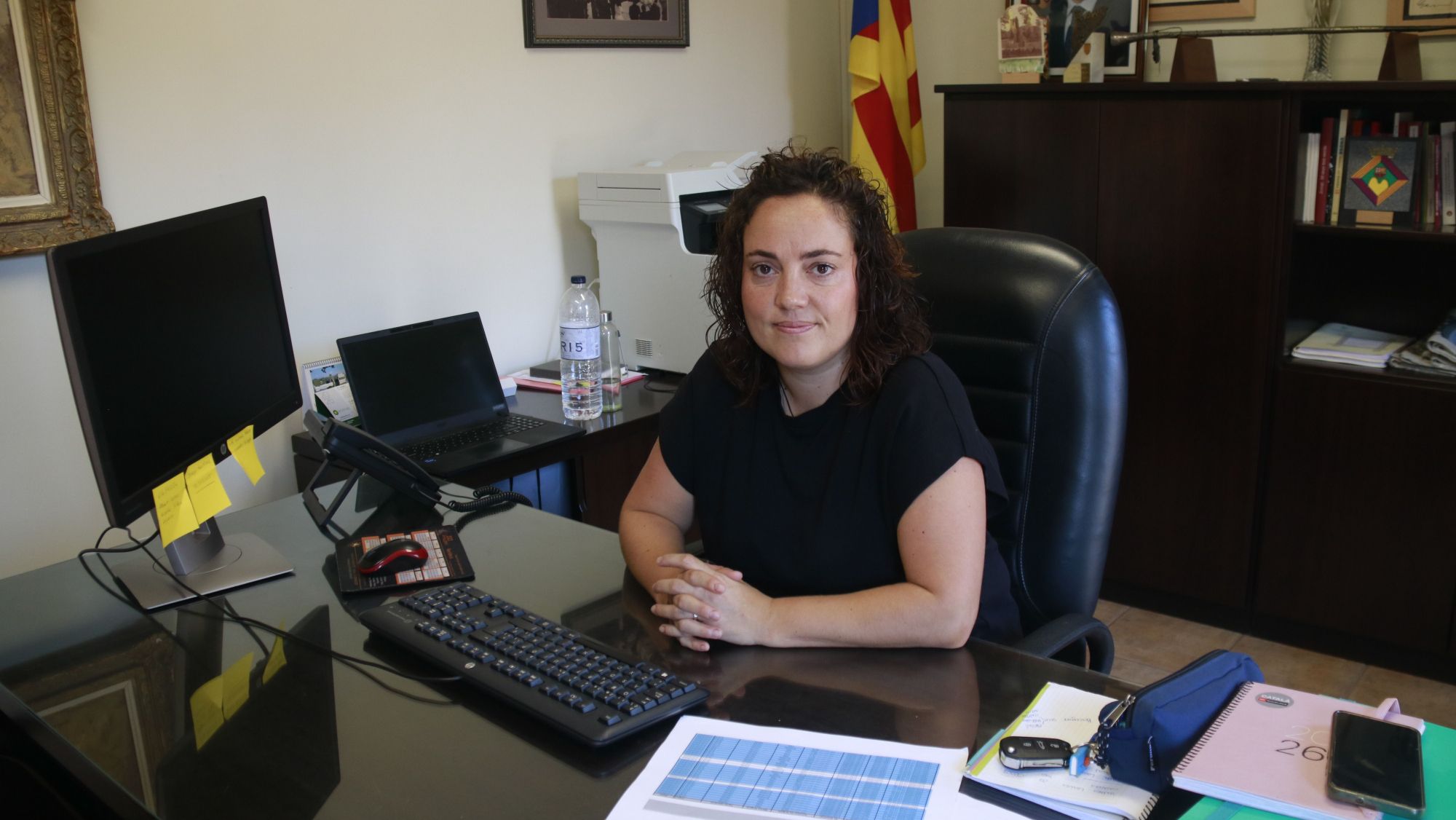 L'alcaldessa de Collsuspina, Laia Oller, al consistori
