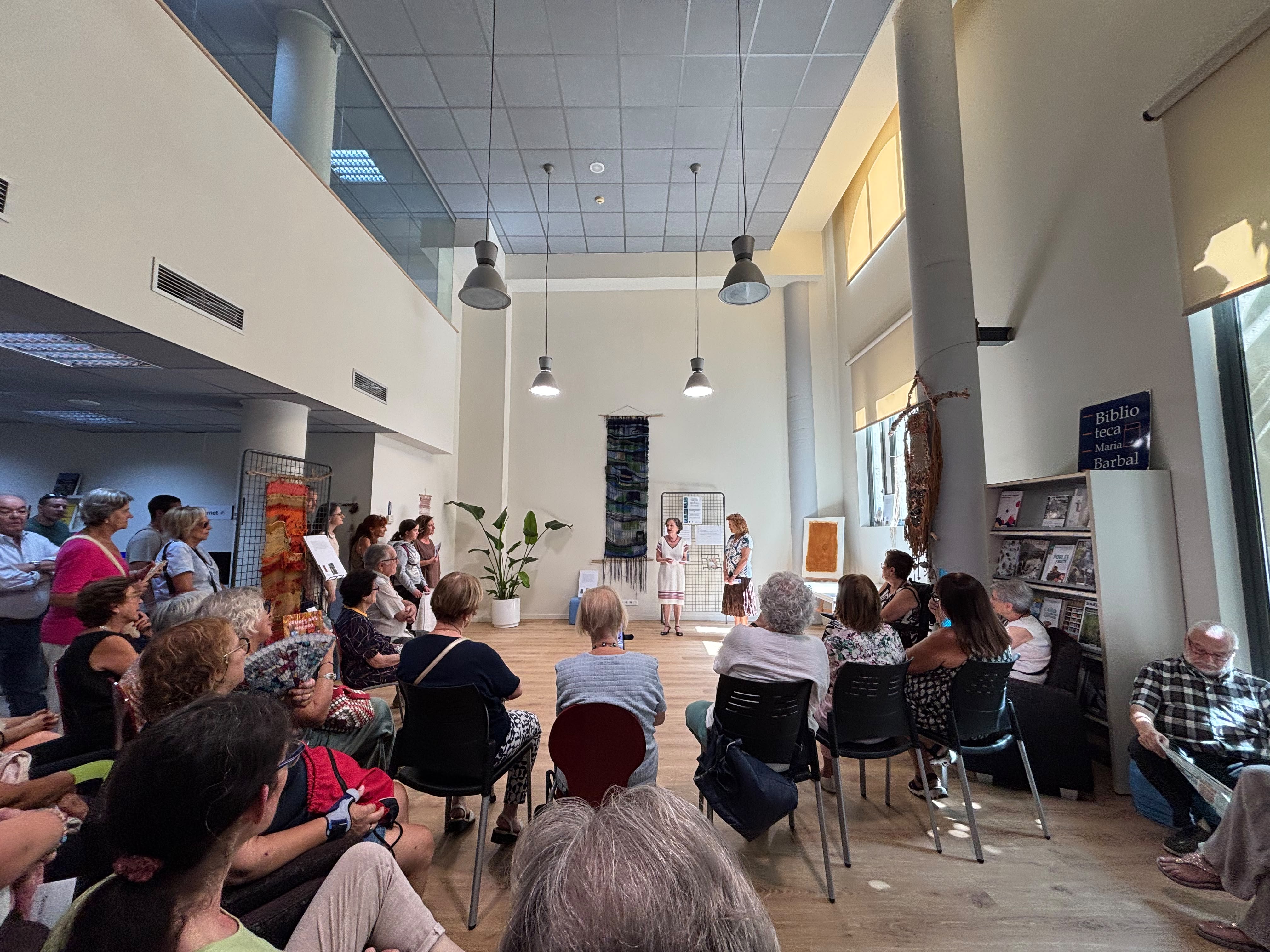 Tremp uneix la literatura de Maria Barbal i l’art tèxtil en una nova exposició 1