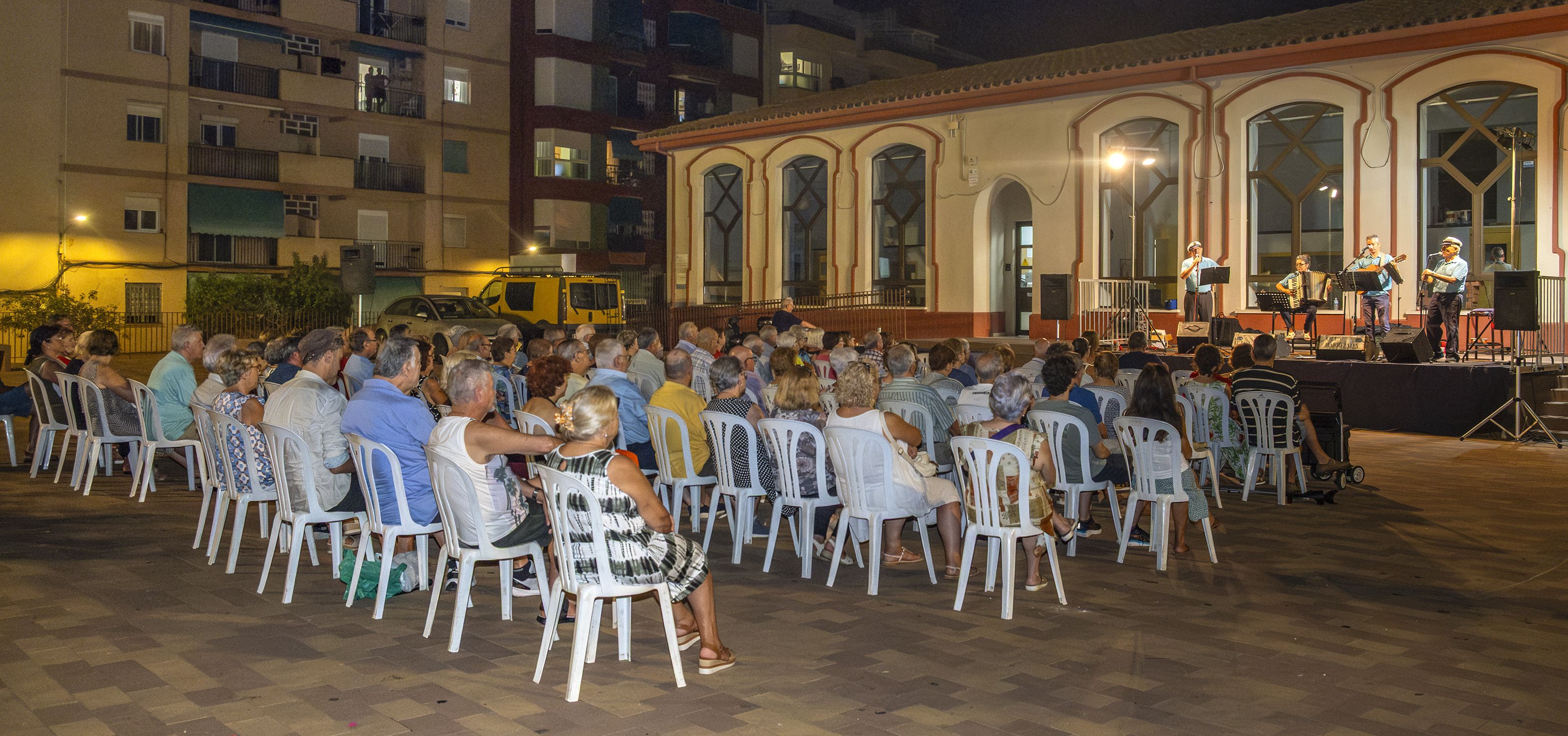 Olla Barrejada omple Constantí d’havaneres dins el cicle “Fem Estiu” 1