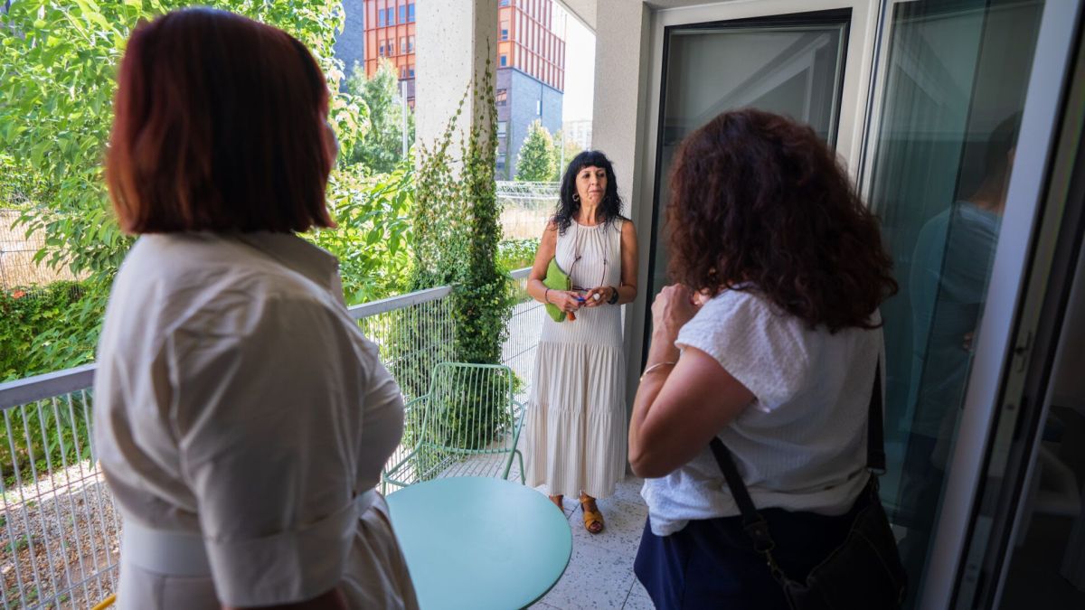 Barcelona estrena pisos temporals per ajudar famílies vulnerables a recuperar una vida autònoma 2