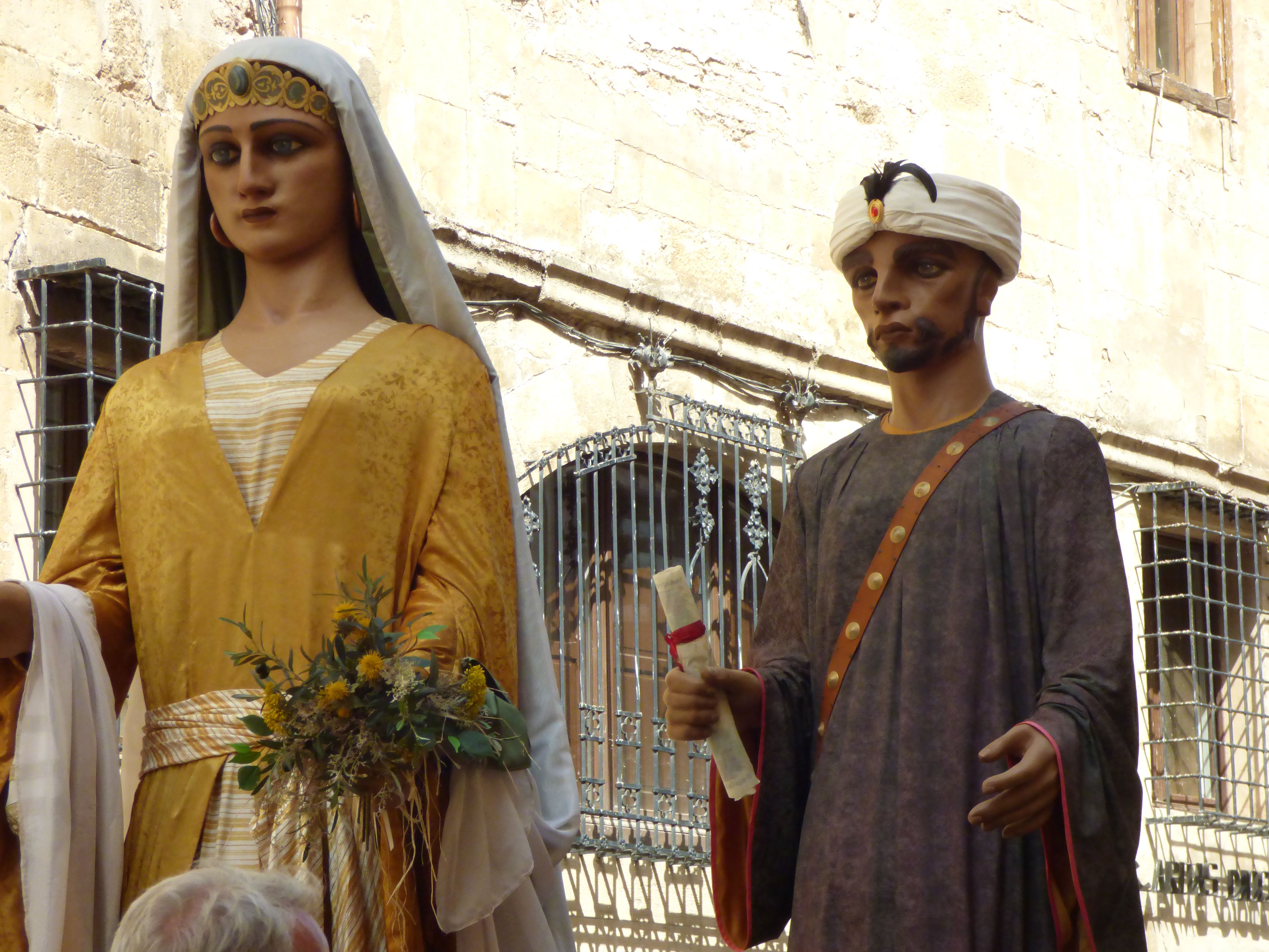 restauració gegants Nabil i Zoraida de Tortosa