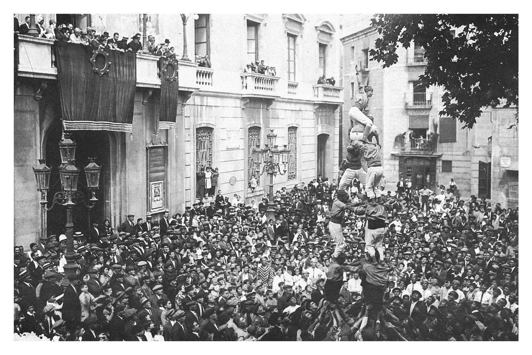 Xiquets de Tarragona l'any 1927. Foto: Vallvé