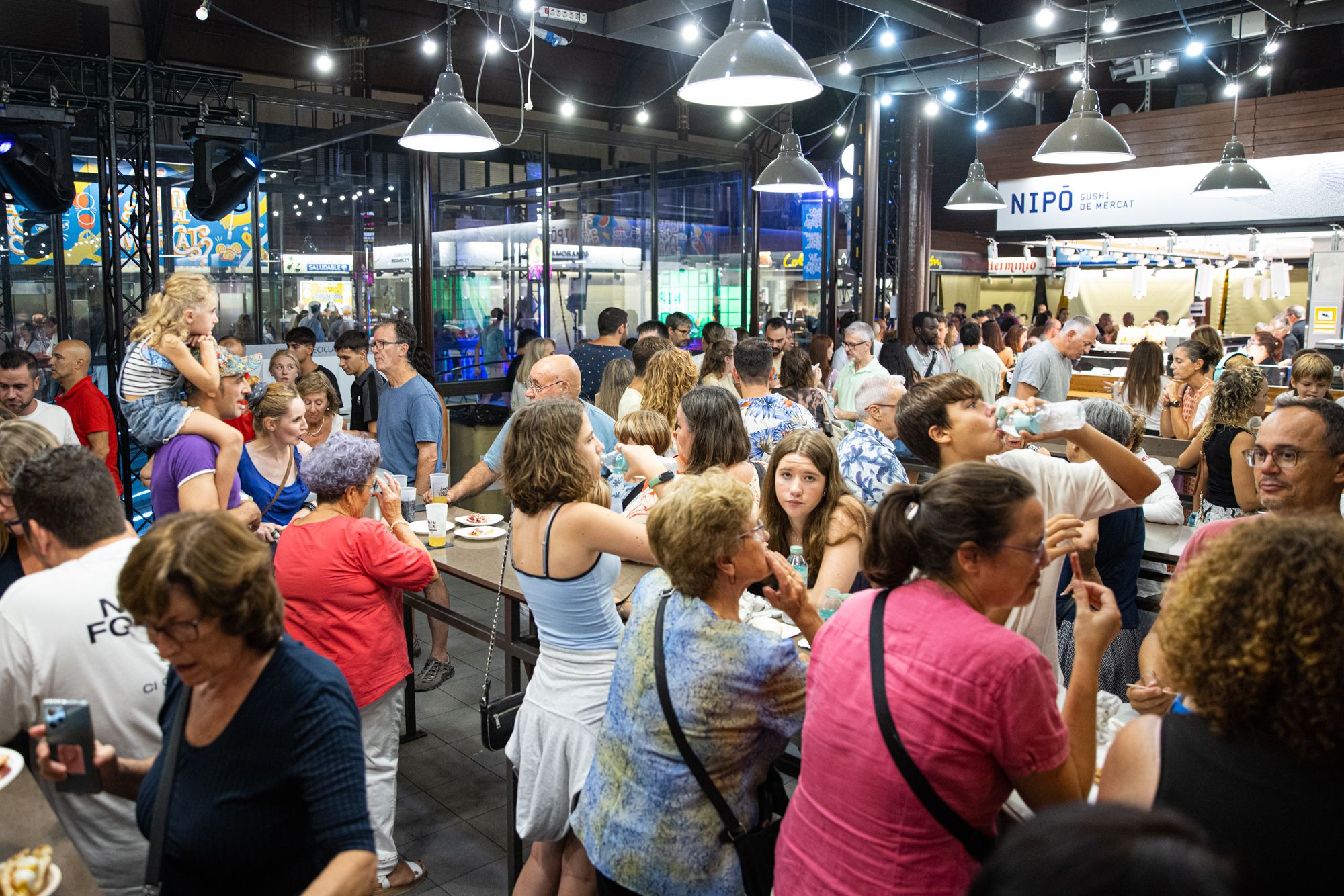 Edició anterior del Mercat de Nit del Mercat Central de Tarragona | FOTO: David Oliete Edició anterior del Mercat de Nit del Mercat Central de Tarragona | FOTO: David Oliete