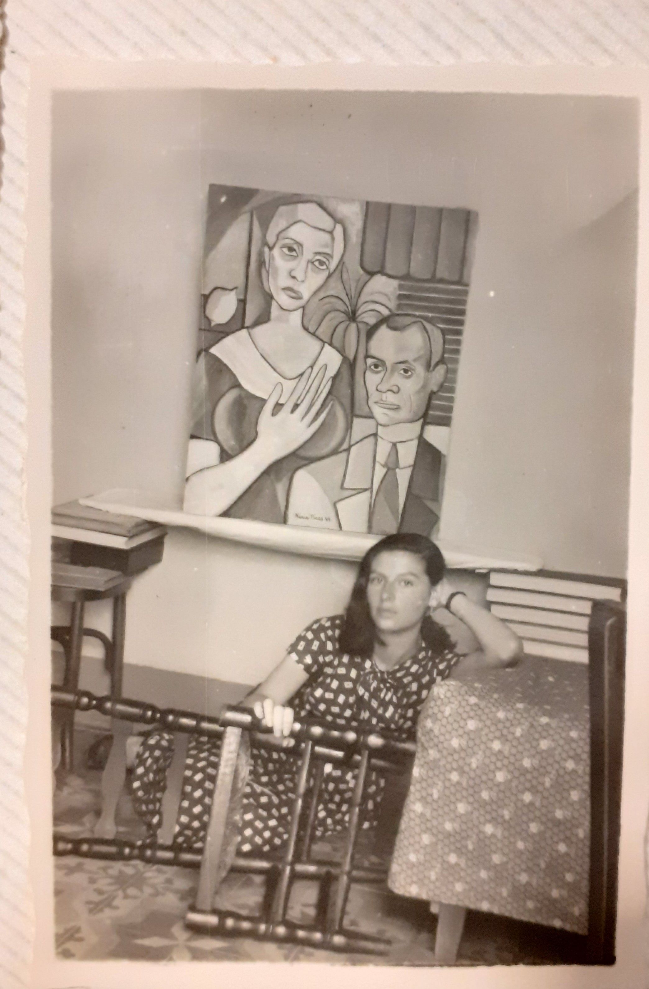 Núria Picas amb una de les seves obres