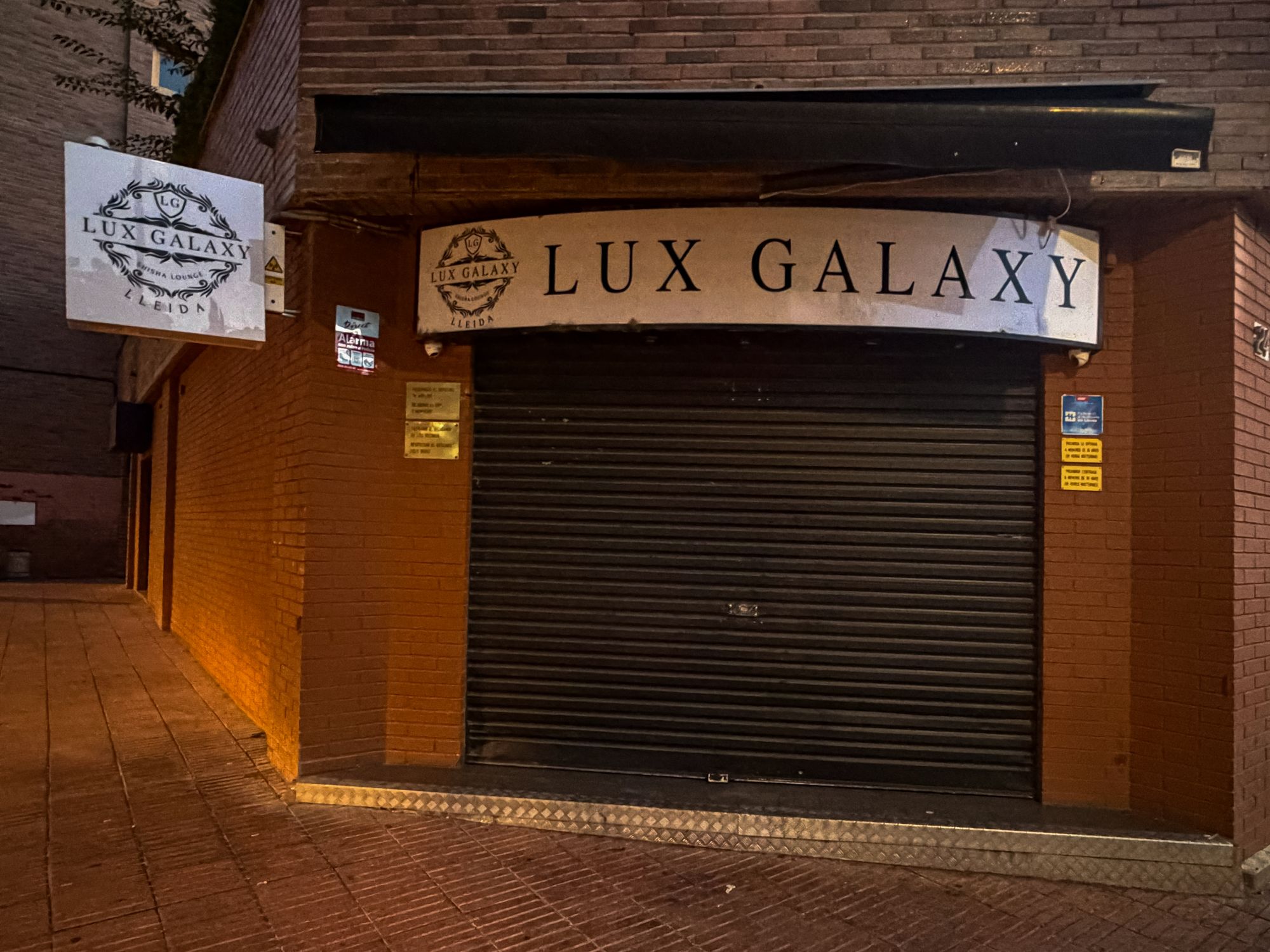 Fachada del establecimiento de ocio nocturno Lux Galaxy, en la calle Alfred Pereña (JuntsXCat Paeria).