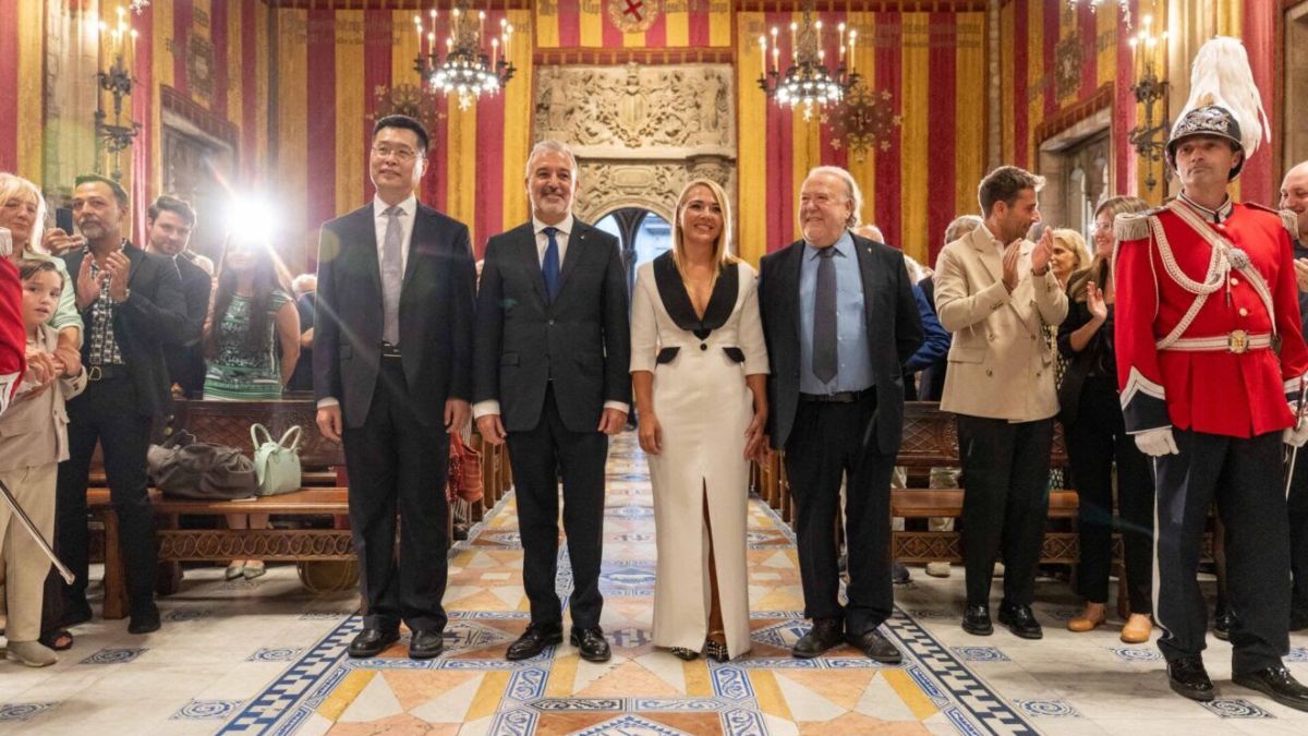 El pregó de la Mercè reivindica el comerç de proximitat “No tant plorar quan tanquen i més fer que no tanquin”