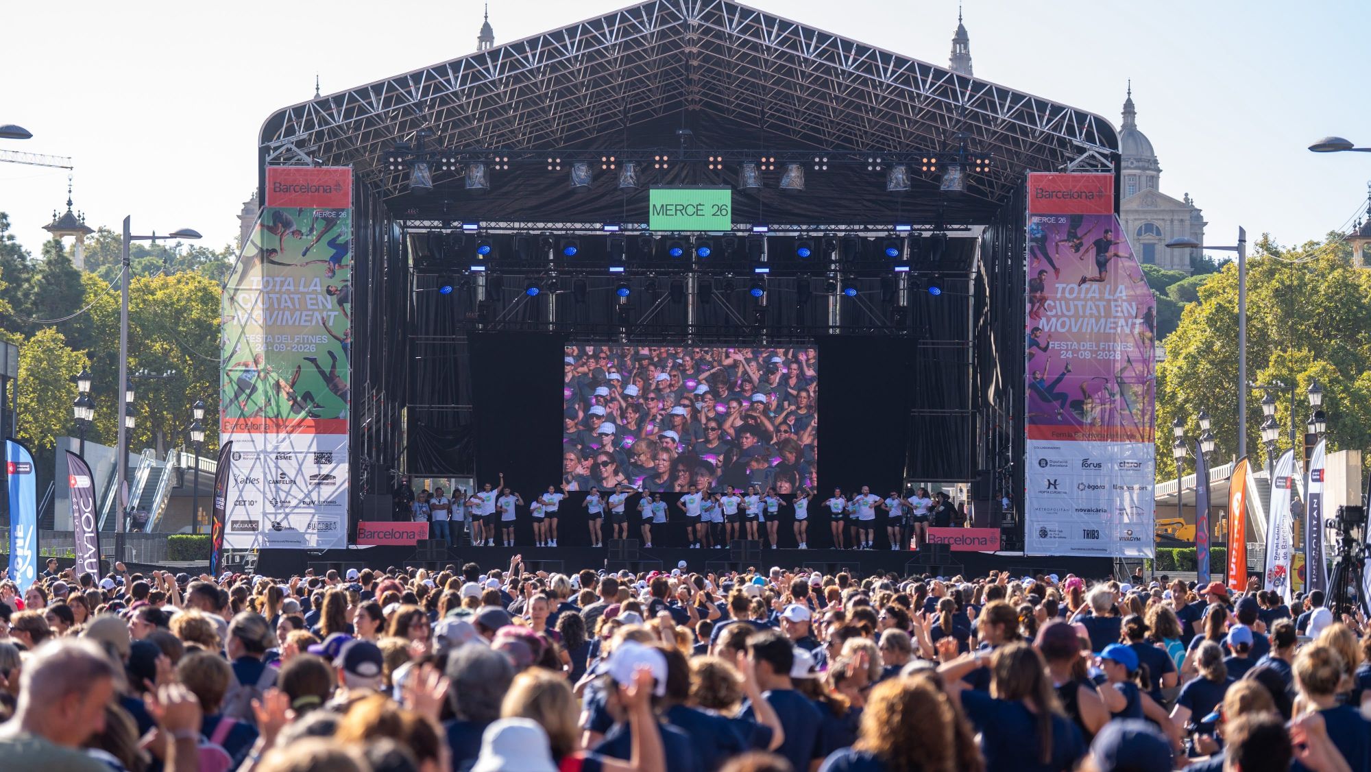 Barcelona reuneix 4.500 persones en una gran festa del fitnes al carrer per la Mercè 2