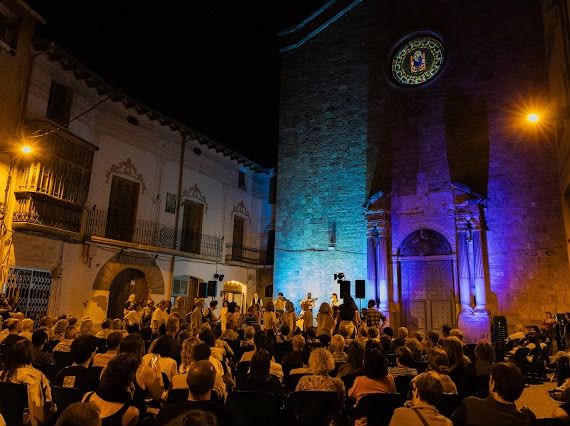 Tremp tanca la 3a edició d’ELEKTRA amb un espectacle de Comediants sobre l’arribada de La Canadenca 1