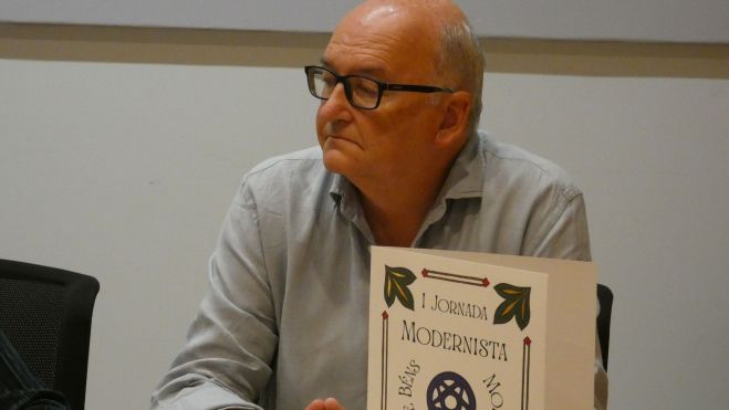 Toni López en la presentació de la I Jornada Modernista de Béns Mobles de les Terres de l’Ebre
