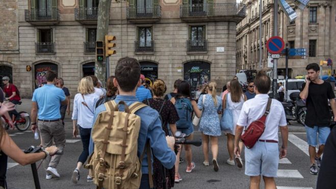 L’equip investigador va acompanyar les persones participants a l’estudi mentre feien recorreguts habituals pel barri