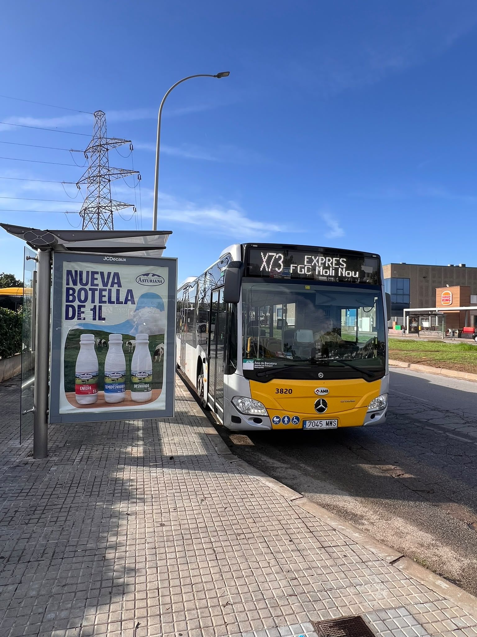 Autobús exprés X73 Molí Nou Sant Boi AMB