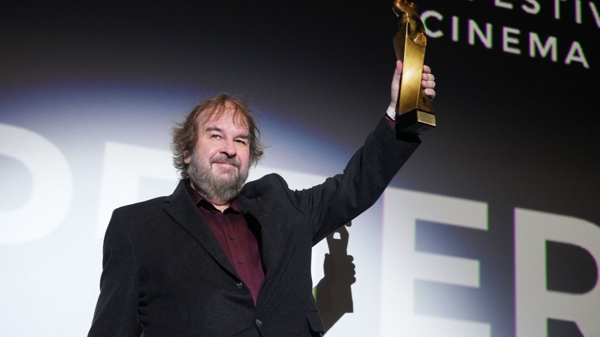 El director de cinema Peter Jackson amb el Gran Premi Honorífic del Festival de Sitges