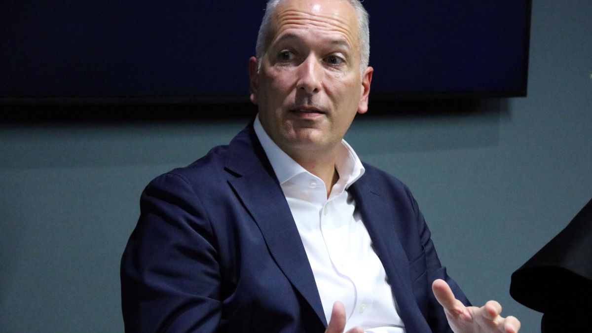 El conseller delegat de Seat i Cupra, Markus Haupt, en roda de premsa al Saló de l’Automòbil de París, a França