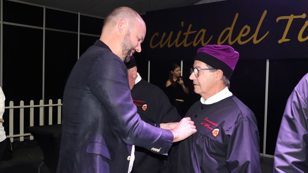 Agramunt homenatja els guardians del seu torró els Menestrals reben el 25è Torronaire d’Honor 1