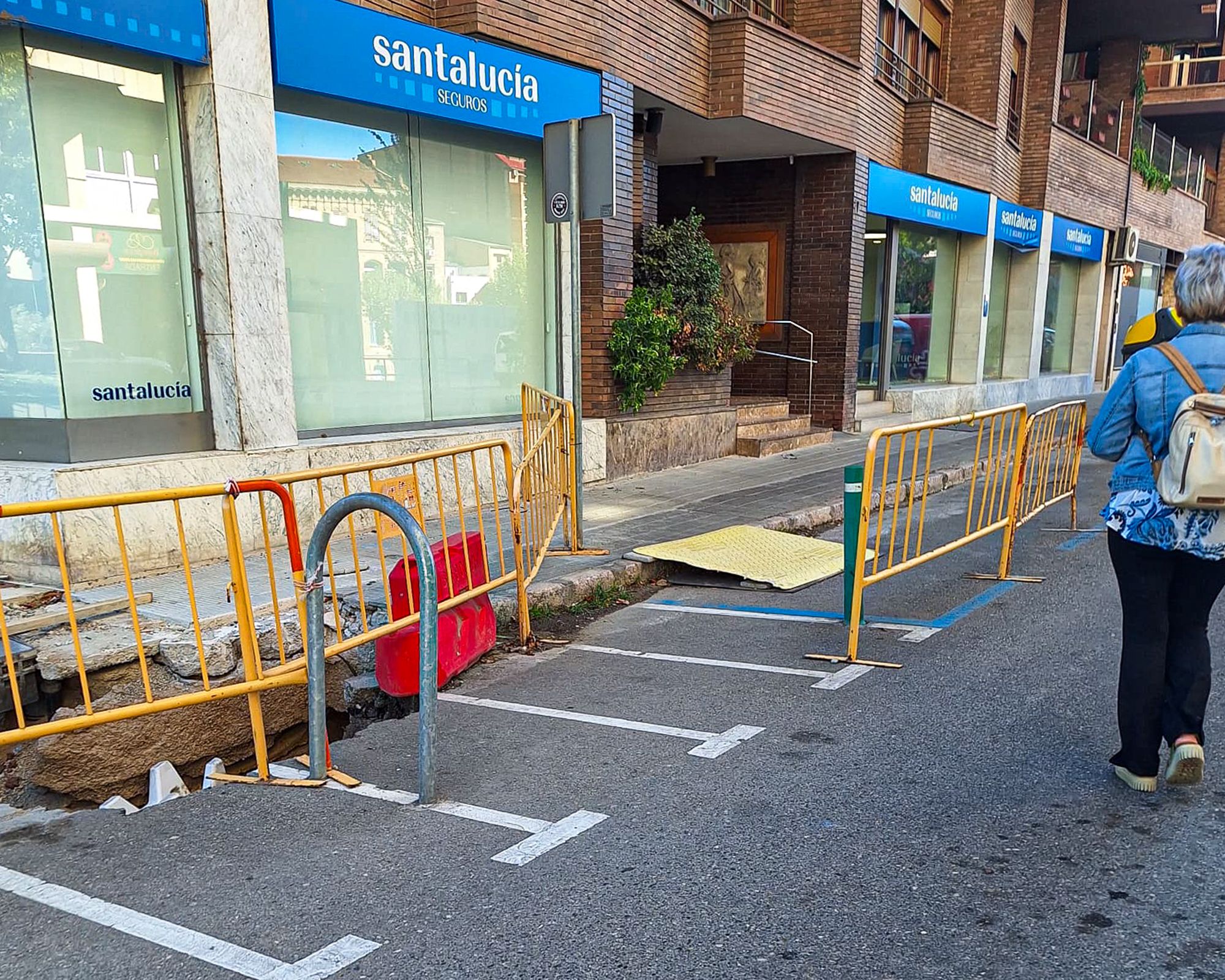 Rases obertes des de fa mesos entre l'Avinguda de Madrid i el carrer República Paraguai de Lleida (JuntsXCat Paeria).