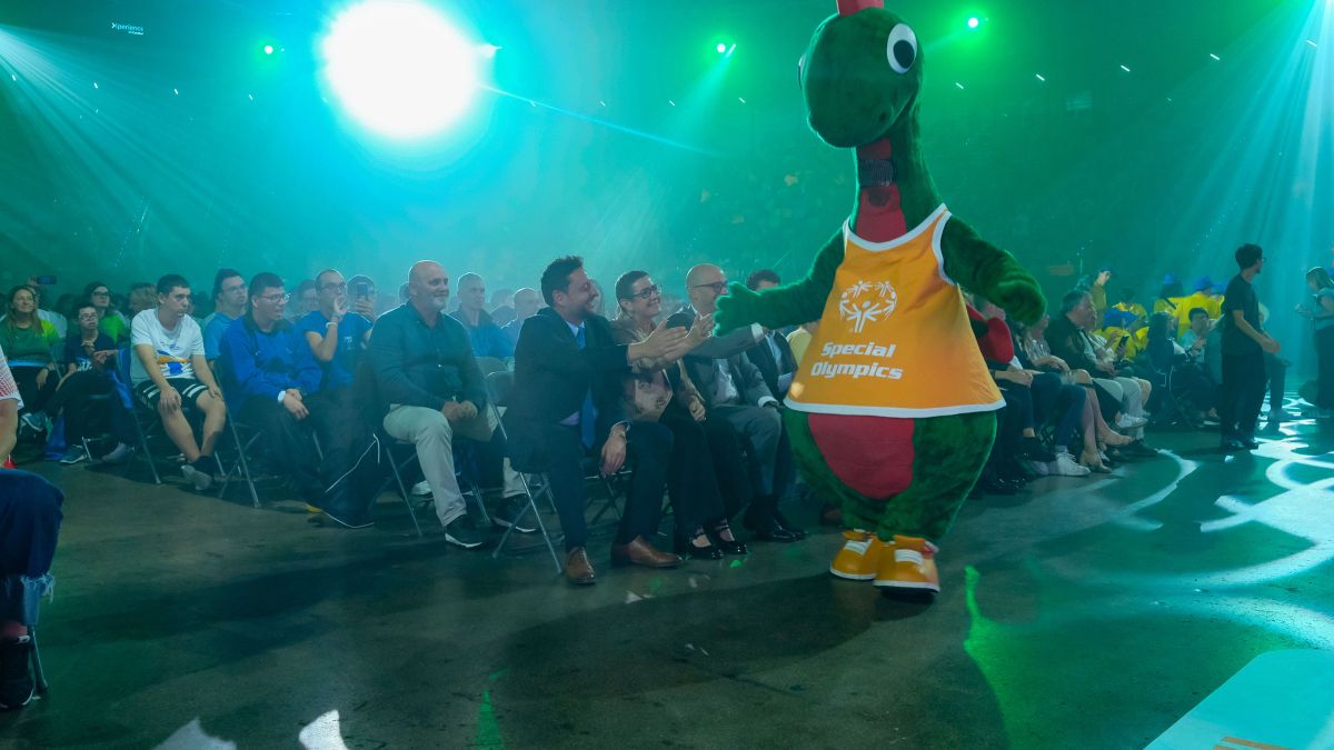 Tarragona acomiada els Special Olympics 2026 amb una caminada inclusiva i el traspàs de la flama 1
