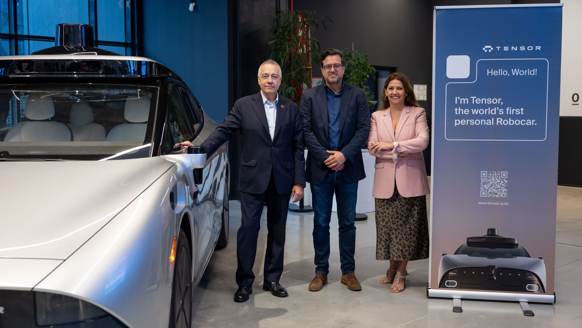 El president executiu del CZFB, Pere Navarro, i la directora general del CZFB, Blanca Sorigué, amb Hugo Fozzati, de Tensor