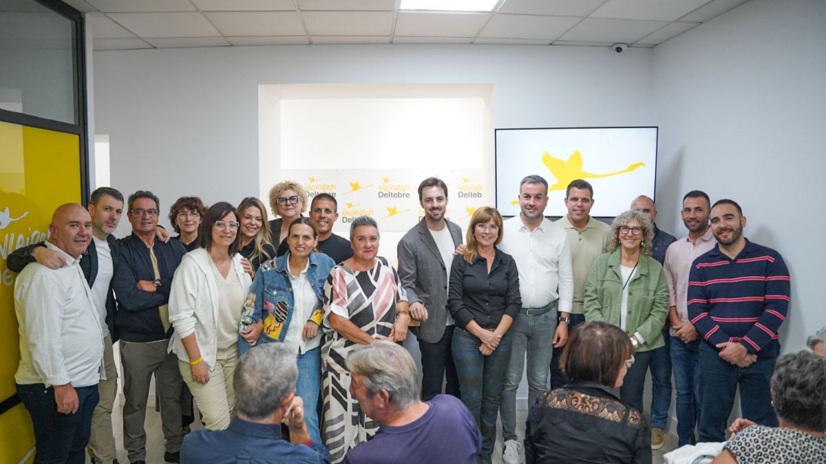 L'equip d'Enlairem Deltebre inaugura la nova seu a La Cava