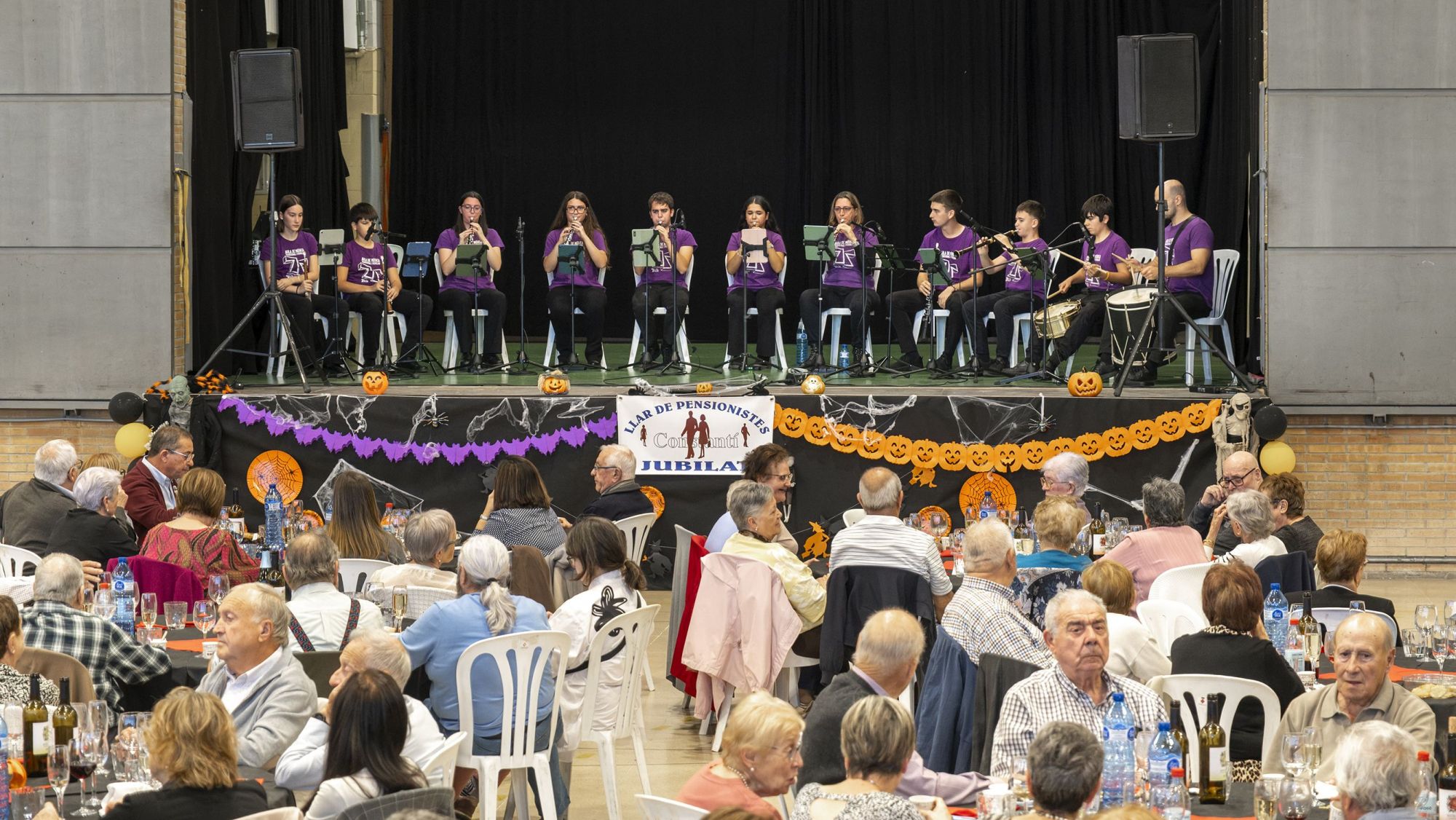 Constantí celebra la Castanyada amb prop de 130 pensionistes i música tradicional 1