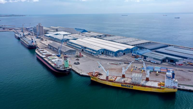 Les empreses estibadores del Port de Tarragona contracten treballadors d’ETT per descongestionar els molls