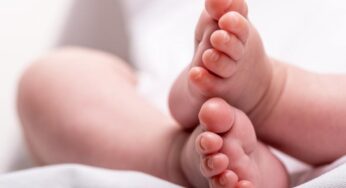 Un nadó a punt de morir ofegat a la banyera de casa seva
