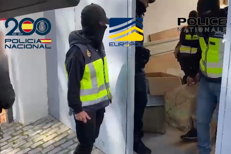 Detingudes 9 persones i comissats 1.300 kg de droga d’una organització criminal internacional