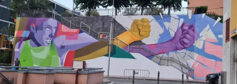 Mural feminista tarragona - frente a Hospital Juan XXIII