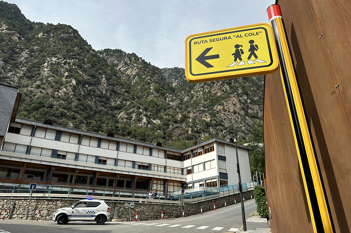 Zones de ‘petó i adéu’: Andorra la Vella aposta per la seguretat escolar