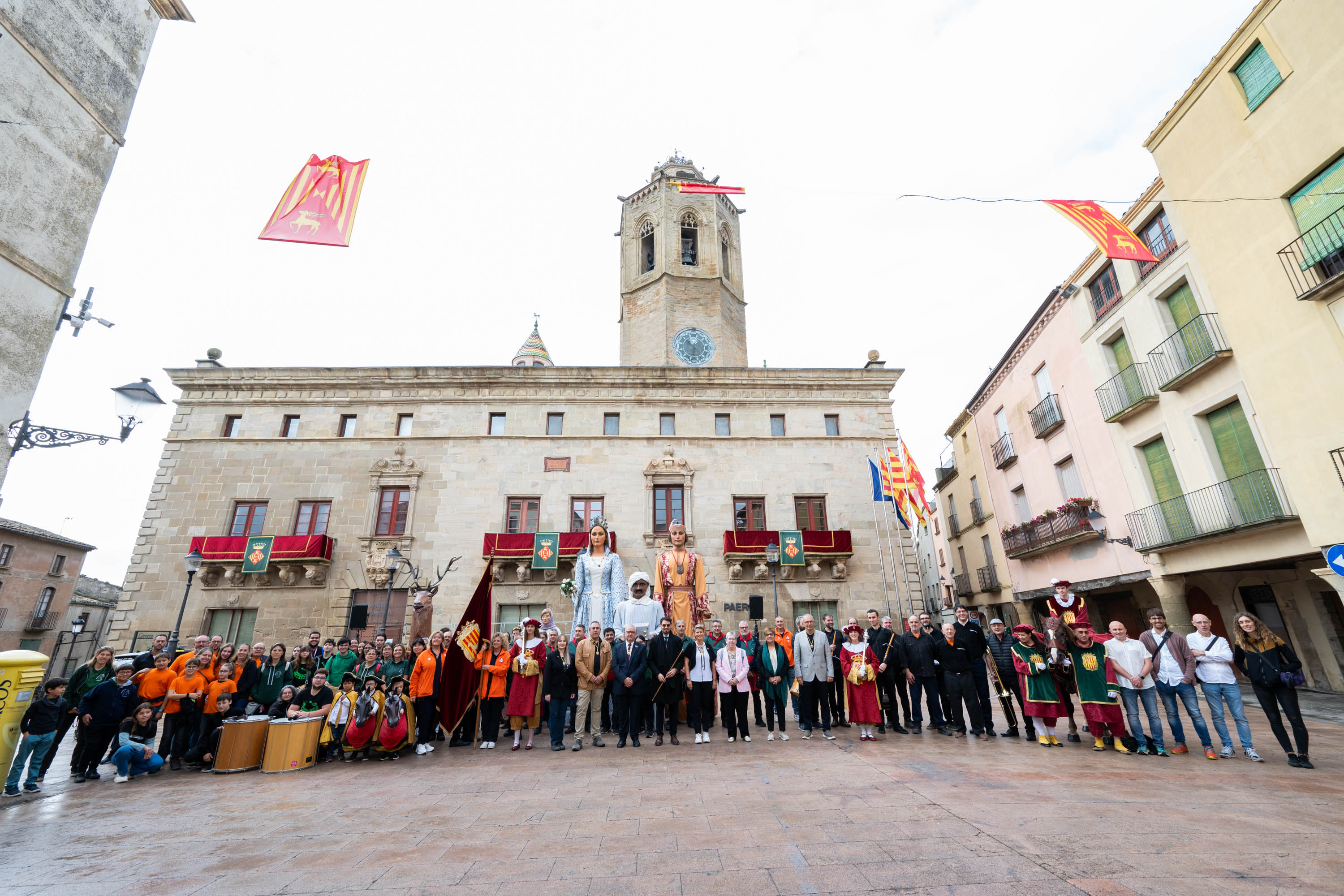 Anada a Ofici plaça Major