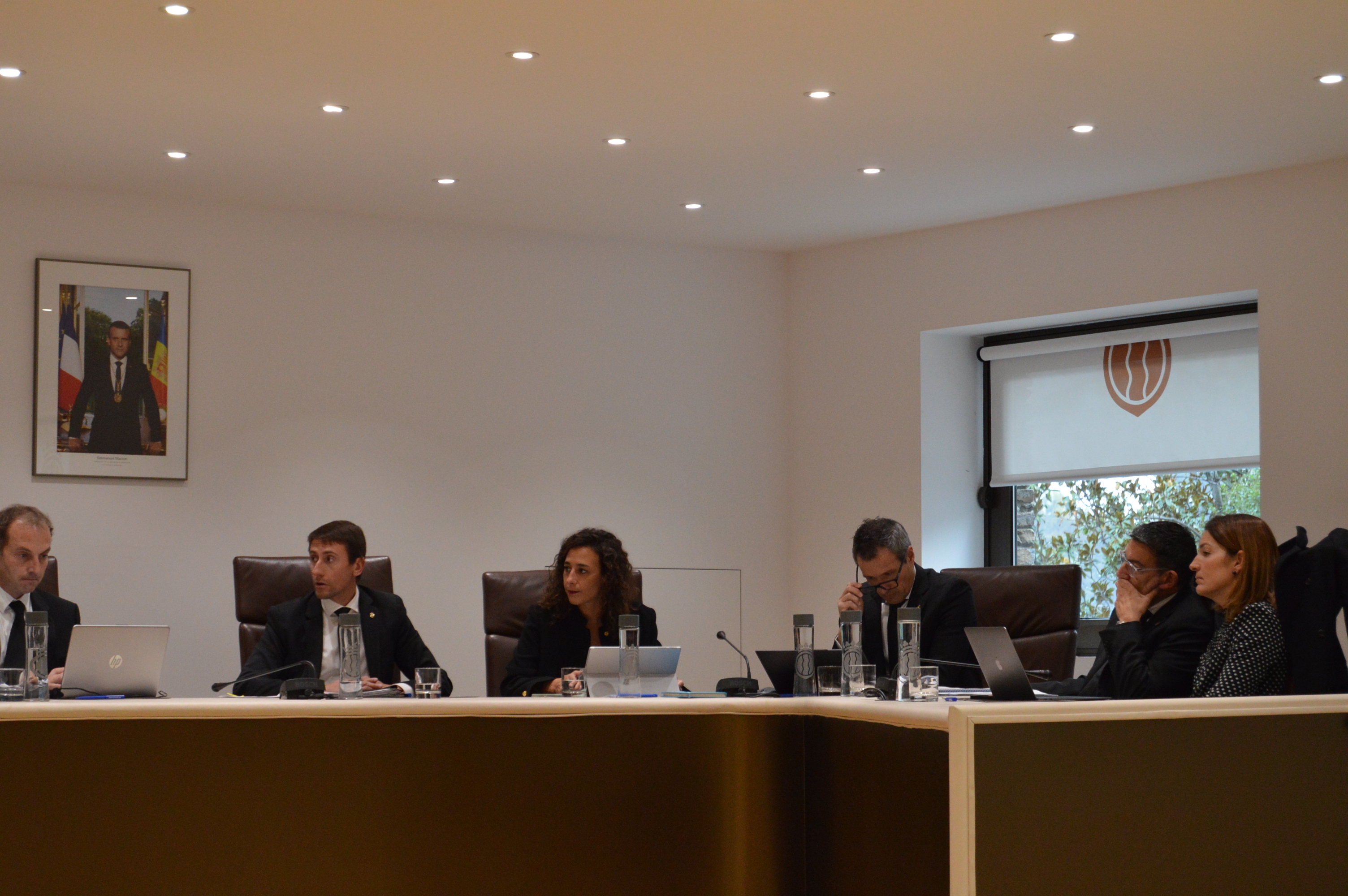 En el centro de la imagen, la consellera de Social de Andorra la Vella, Maria Nazzaro