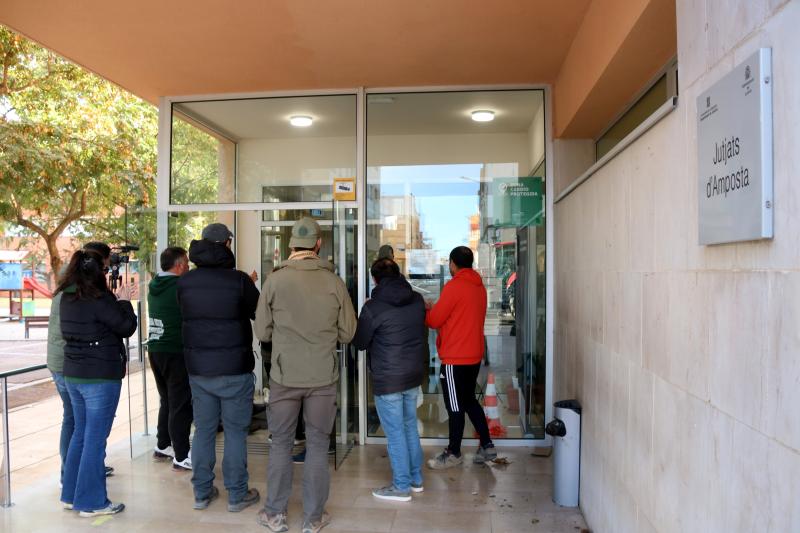 Pagesos protesten a Amposta