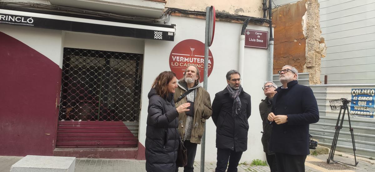 visita Larrosa mural Enric Crous