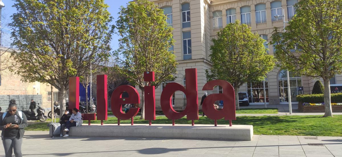 renovación escaleras pasarela Lleida