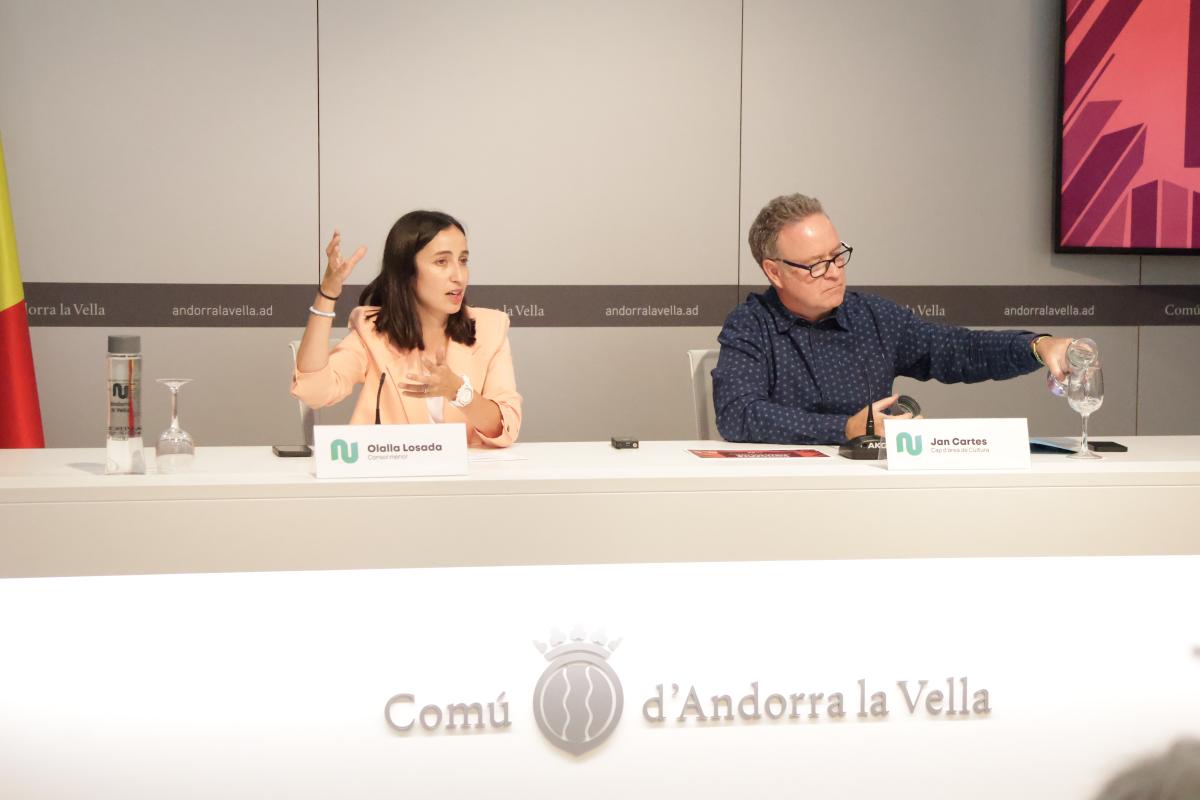 La cònsol menor d'Andorra la Vella, Olalla Losada, i el cap d'àrea de Cultura del comú de la capital, Jan Cartes 1