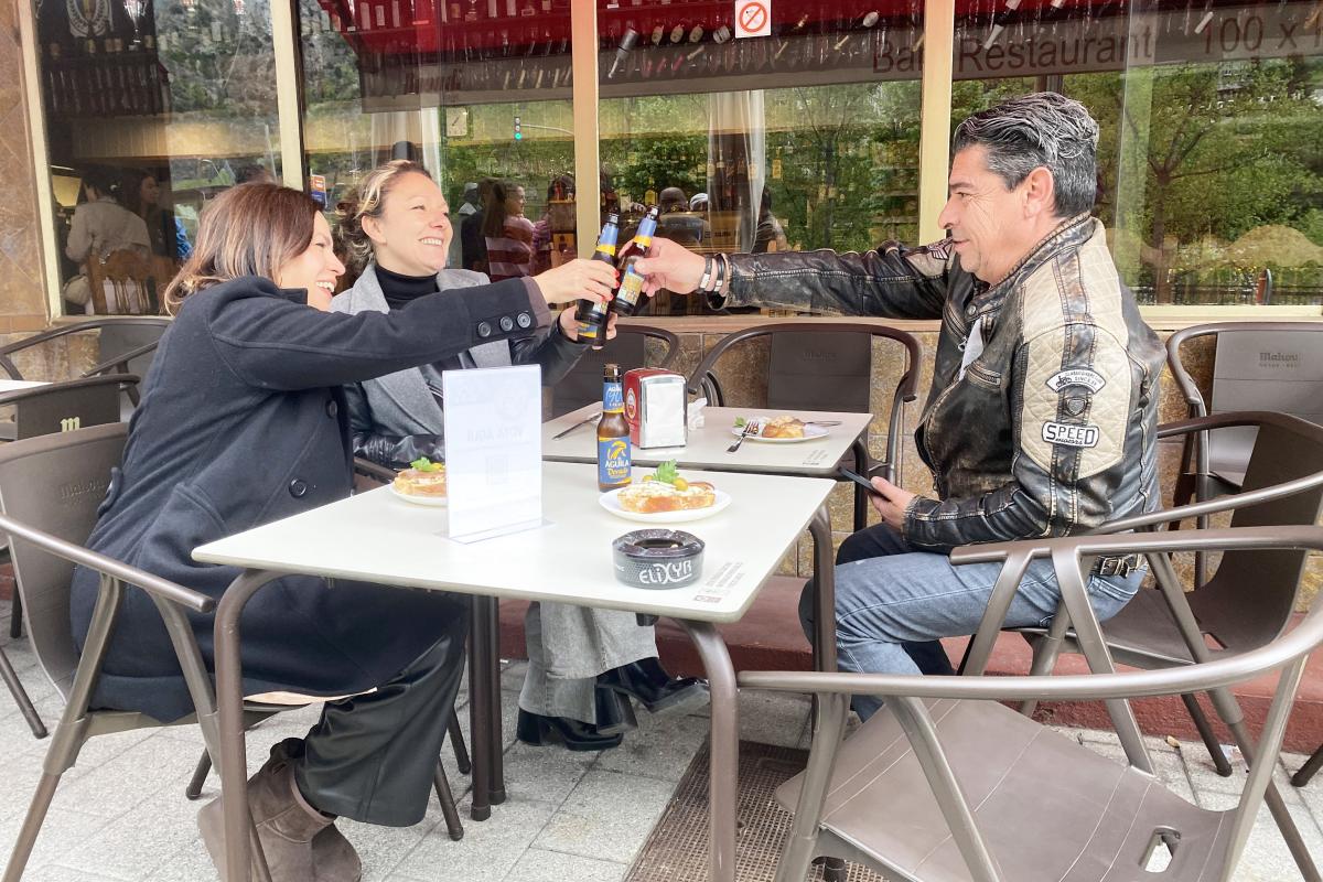 Las primeras raciones que se han servido en el bar-restaurante 100 x hora en el marco de la Ruta de la tapa