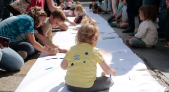 Més d’un centenar de persones reclamen a Reus més places escolars públiques d’I3