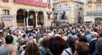 Amposta omple els carrers amb la Festa del Mercat a la Plaça amb més de 100 activitats