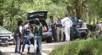 Apareixen dos cadàvers calcinats dins d’un cotxe al mig d’un bosc