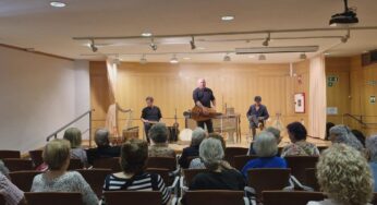 Els instruments medievals tornen a sonar al Casal de la Gent Gran de Cambrils